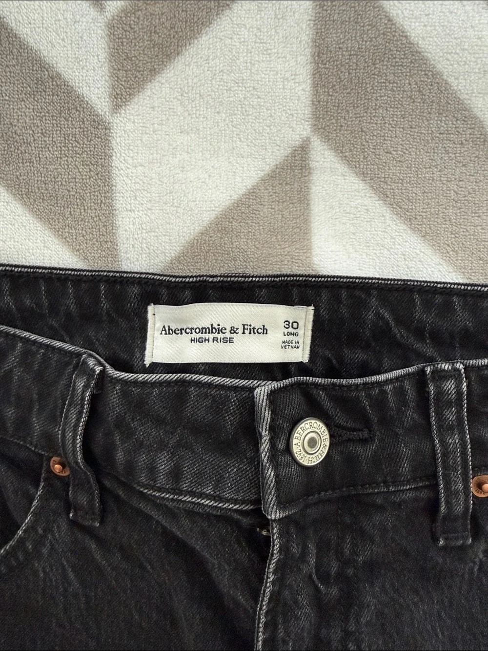 Abercrombie & Fitch Black Straight-Leg Women's Jeans